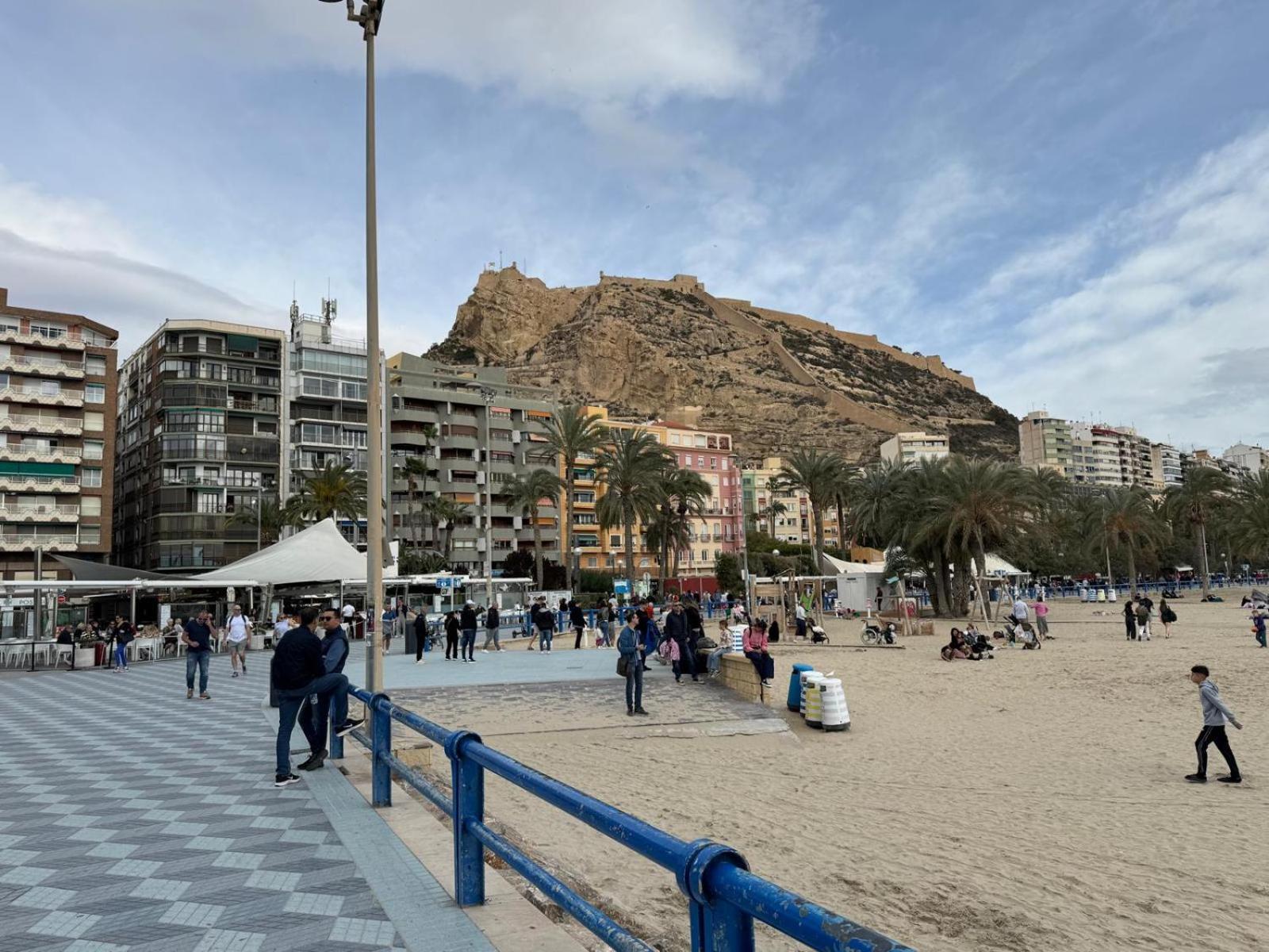 Apartamentos Playa Postiguet Alicante Extérieur photo